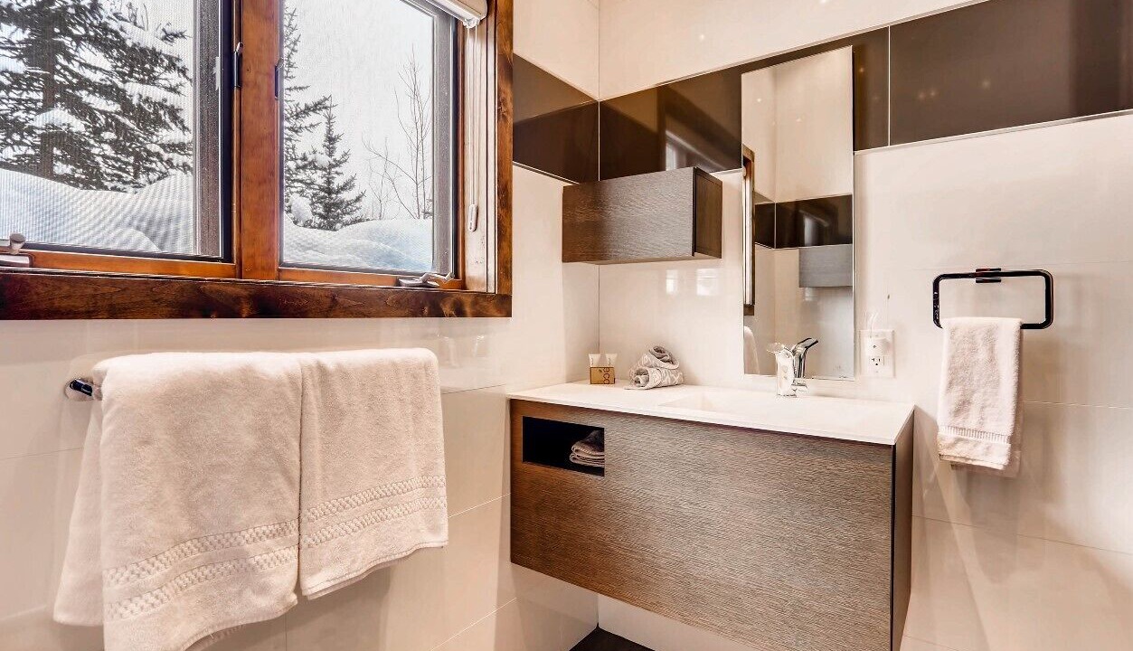 Photo of Bathroom in Highland Meadows