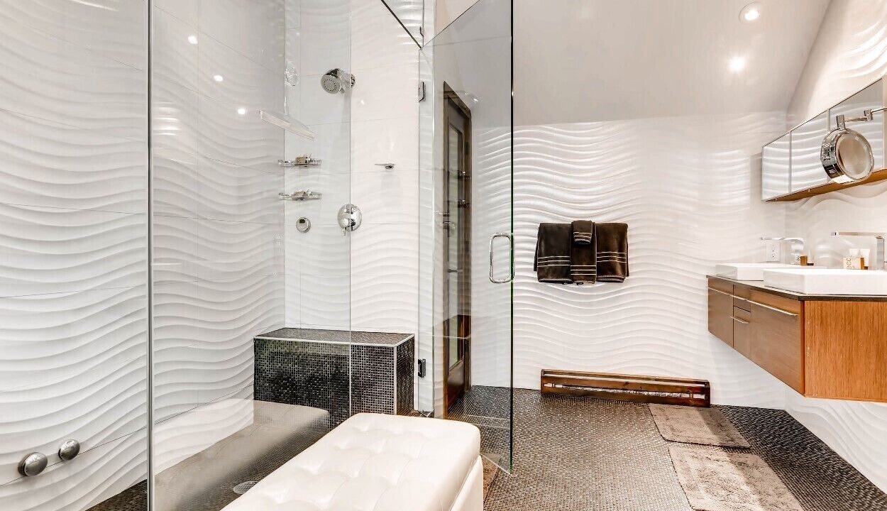 Photo of Bathroom in Highland Meadows