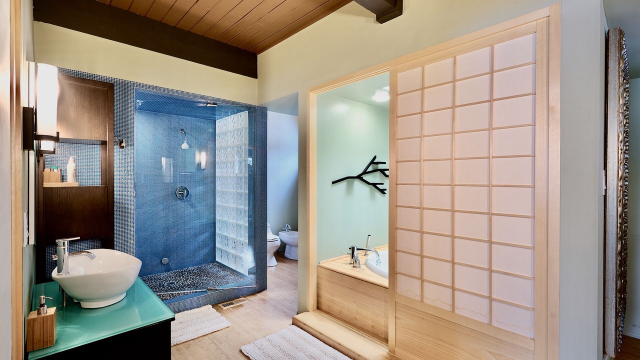 Photo of Bathroom in West End