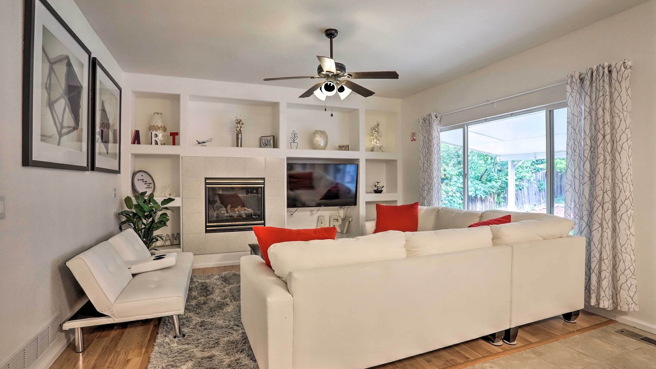 Photo of Livingroom in Thornton