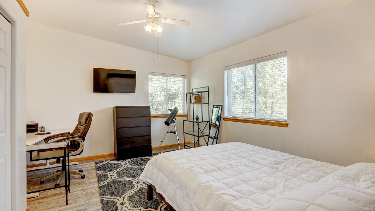 Photo of Bedroom in Coal Creek Canyon