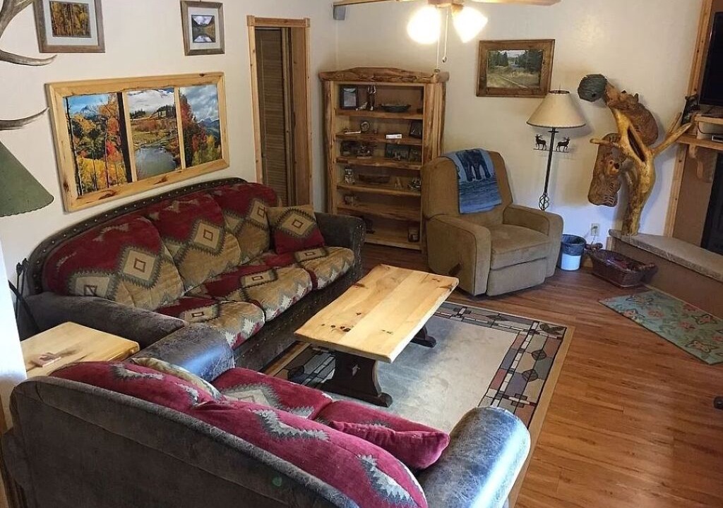 Photo of Livingroom in Lake City