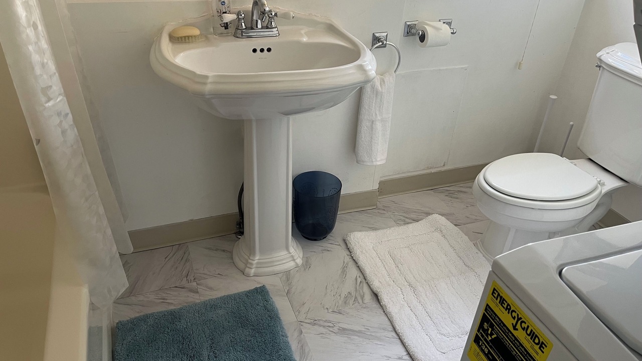 Photo of Bathroom in Martinez Park
