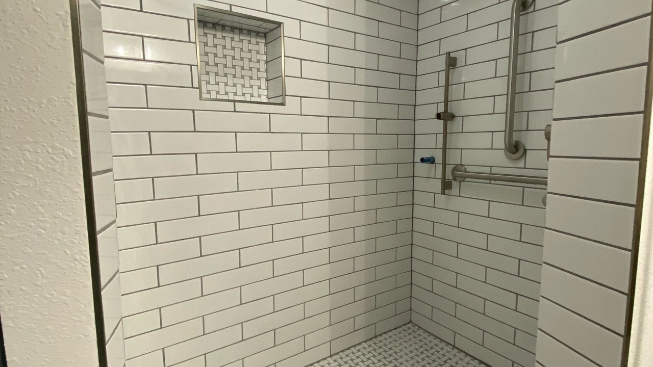 Photo of Bathroom in Peak 9
