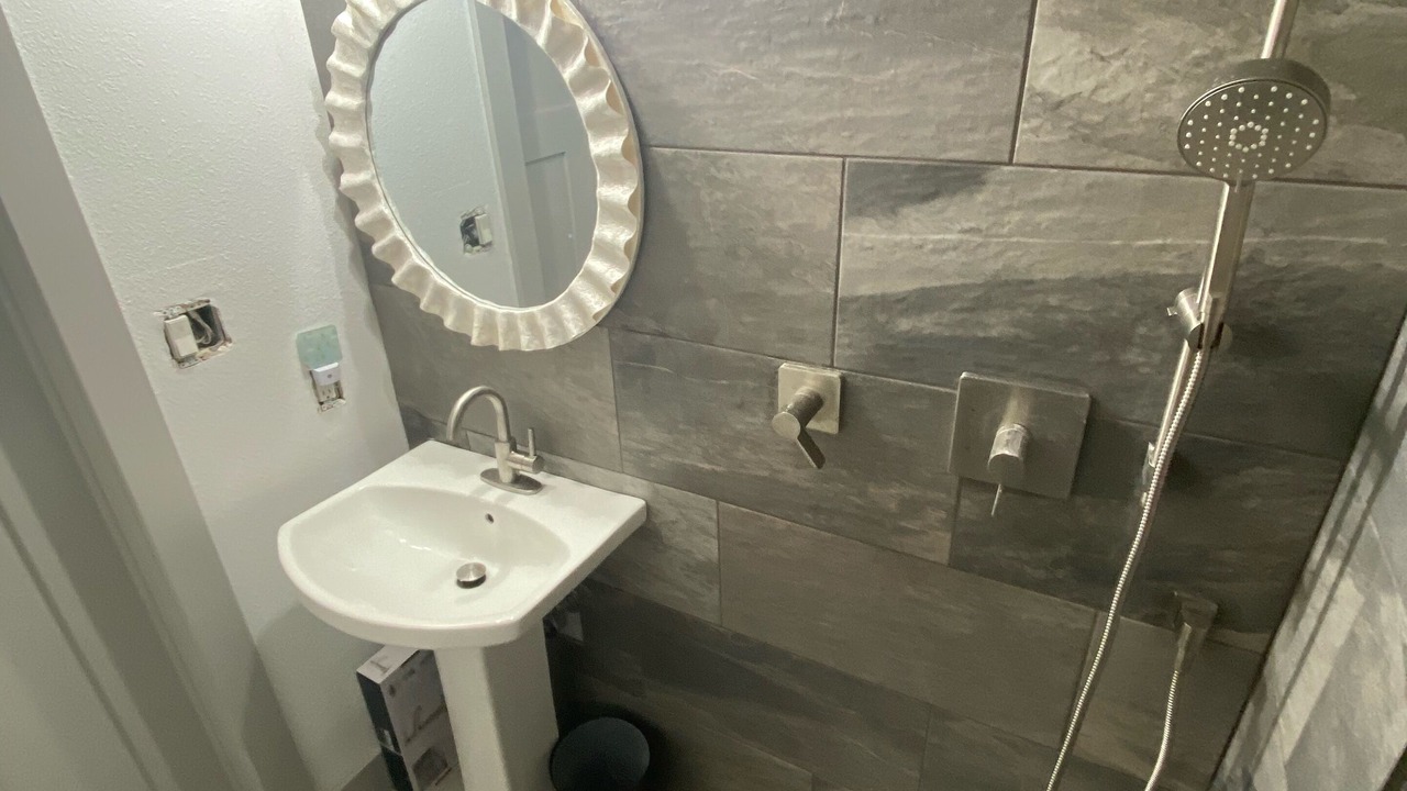 Photo of Bathroom in Peak 9