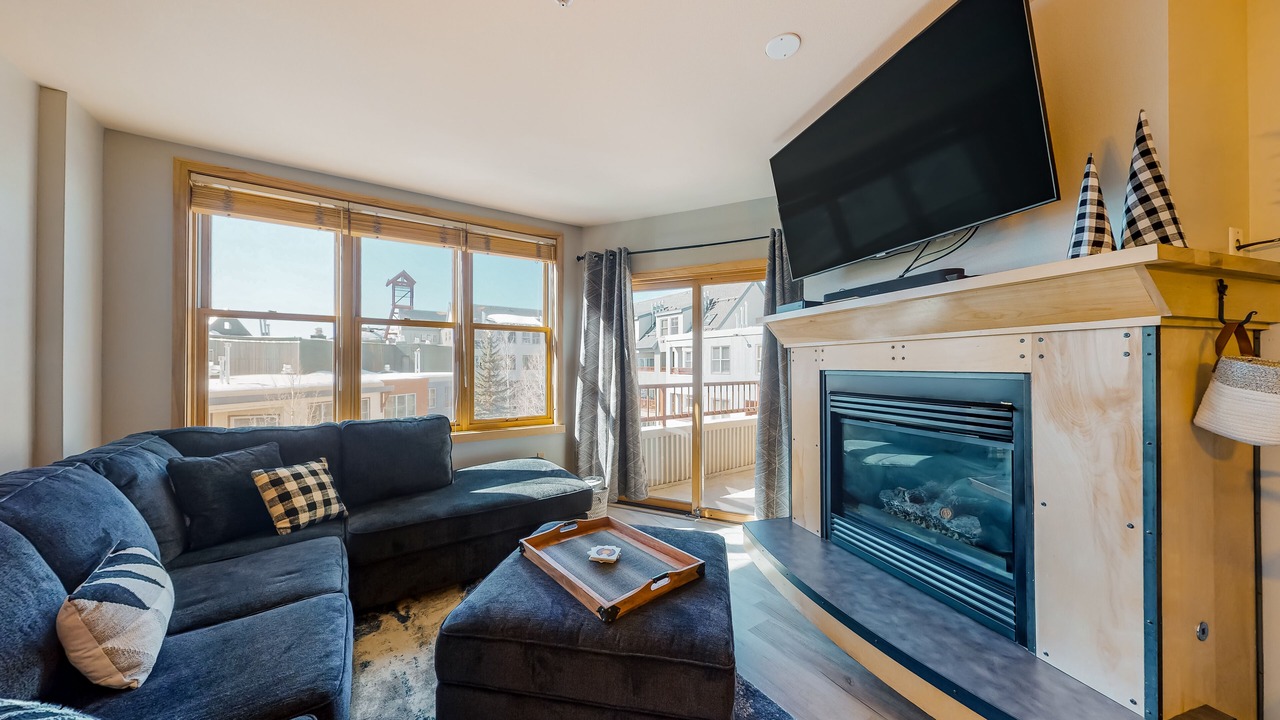 Photo of Livingroom in River Run