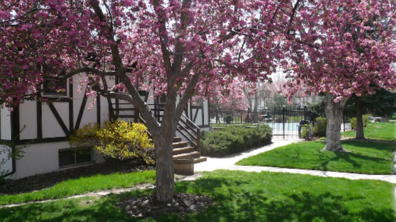 Photo of Outdoor in Glenwood Grove - North Iris