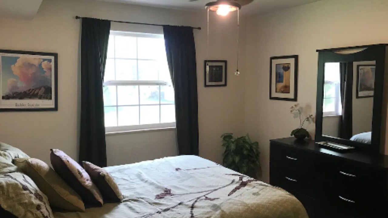 Photo of Bedroom in Glenwood Grove - North Iris