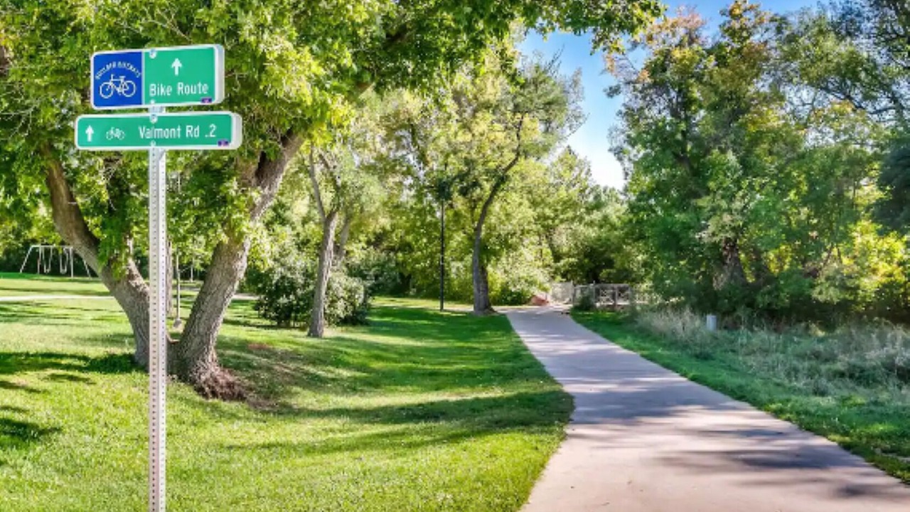 Photo of Outdoor in Glenwood Grove - North Iris