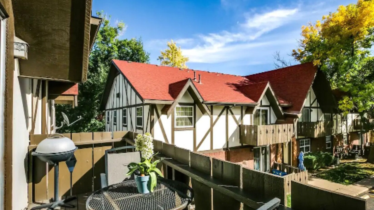 Photo of Outdoor in Glenwood Grove - North Iris