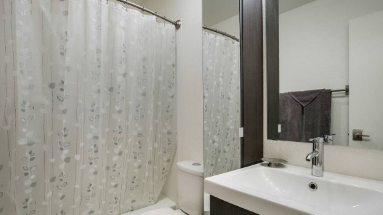 Photo of Bathroom in Glenwood Grove - North Iris