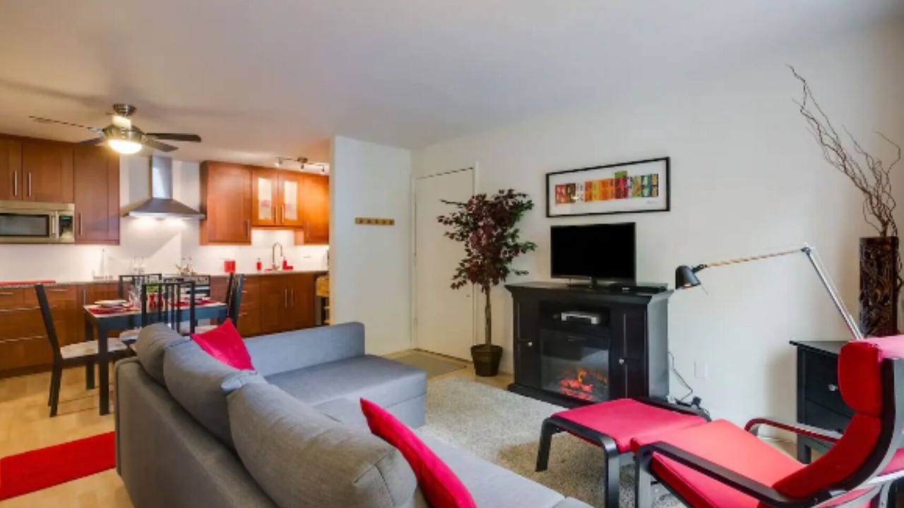 Photo of Livingroom in Glenwood Grove - North Iris