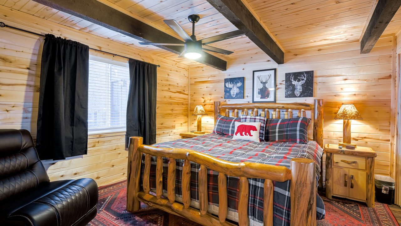 Photo of Bedroom in Ponderosa Pines