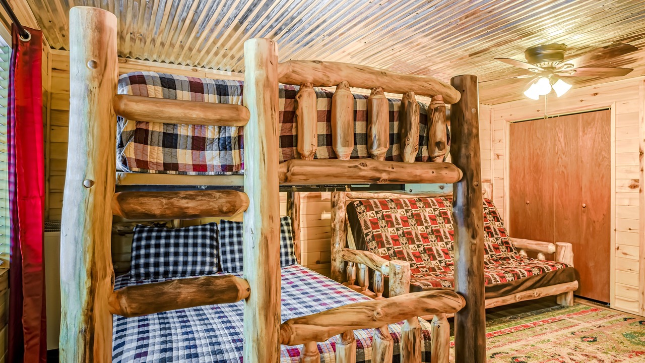Photo of Bedroom in Ponderosa Pines
