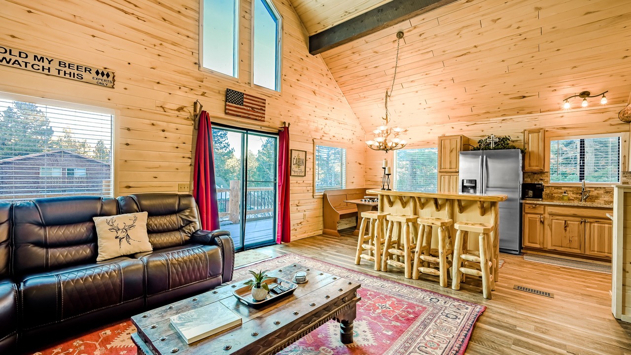 Photo of Livingroom in Ponderosa Pines