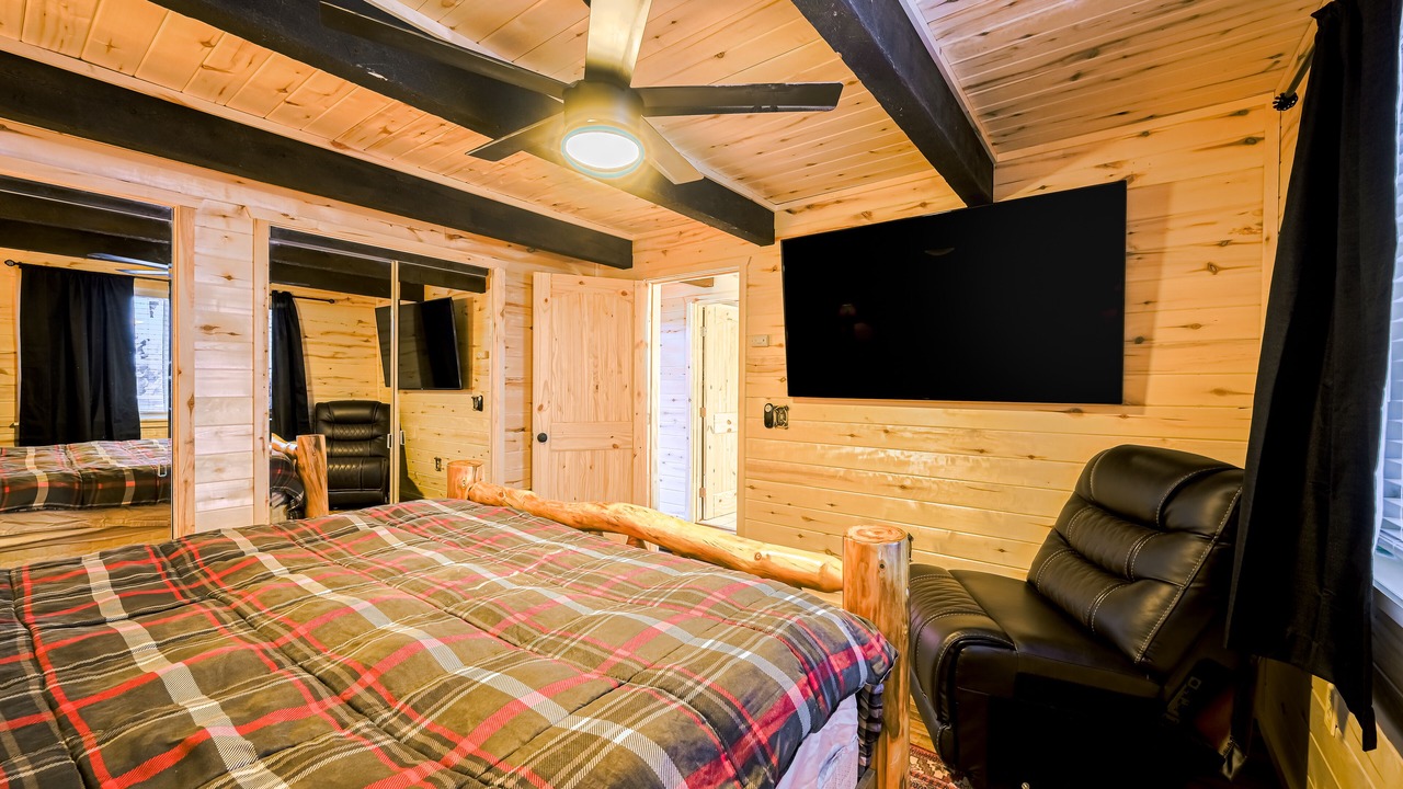 Photo of Bedroom in Ponderosa Pines