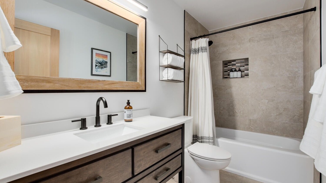 Photo of Bathroom in Warrior's Mark West