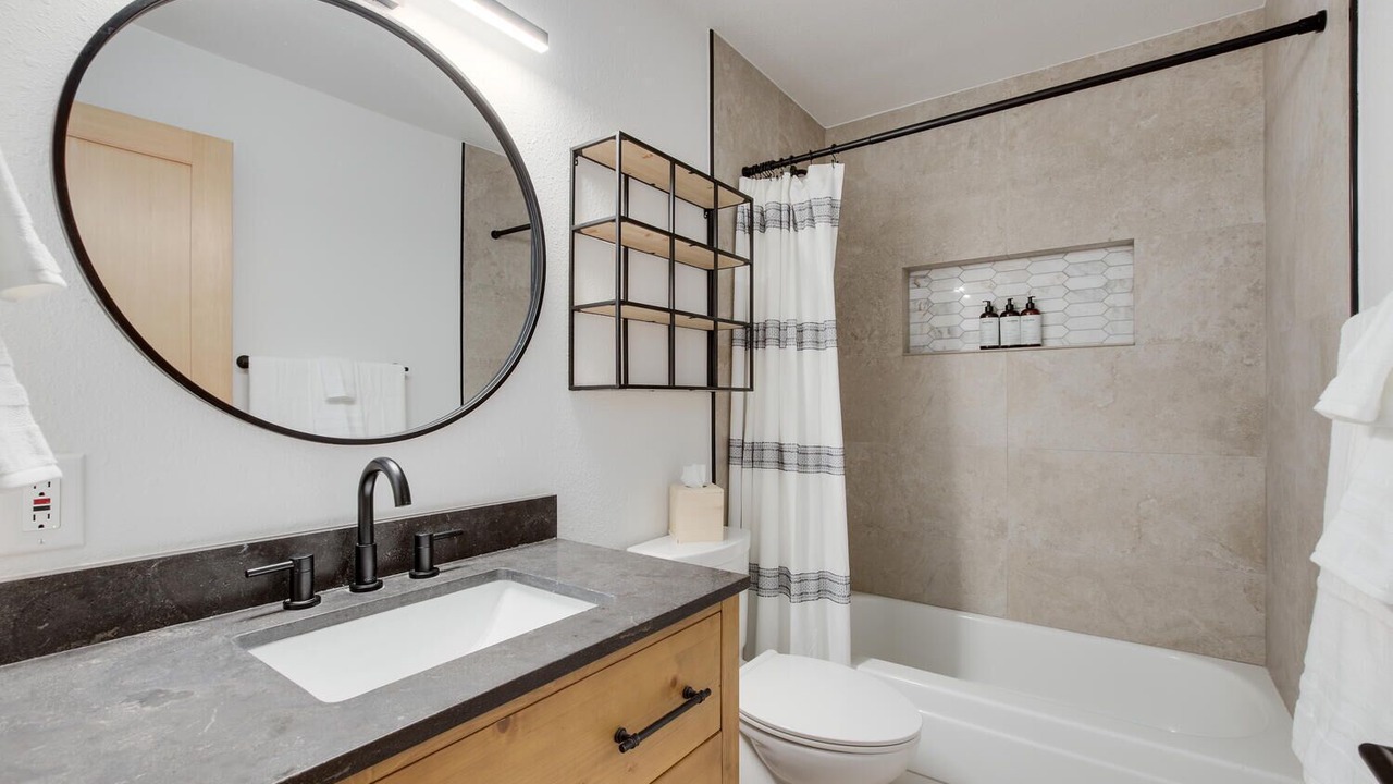 Photo of Bathroom in Warrior's Mark West
