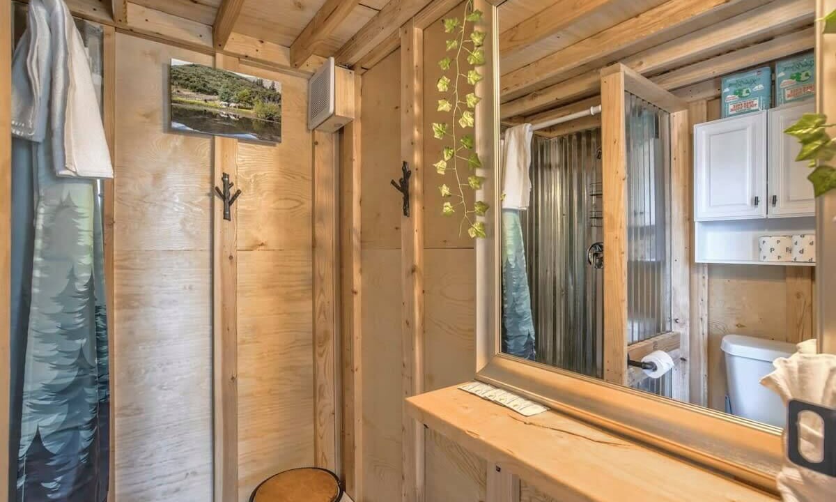 Photo of Bathroom in Larkspur