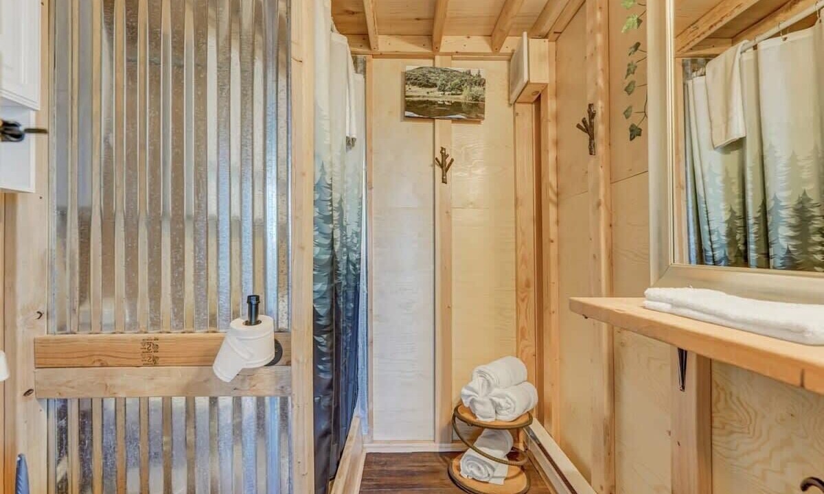 Photo of Bathroom in Larkspur