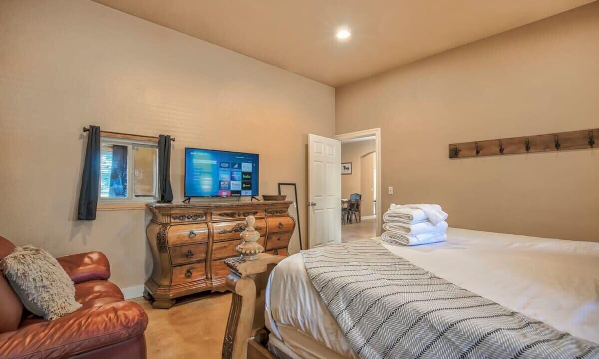 Photo of Bedroom in Larkspur