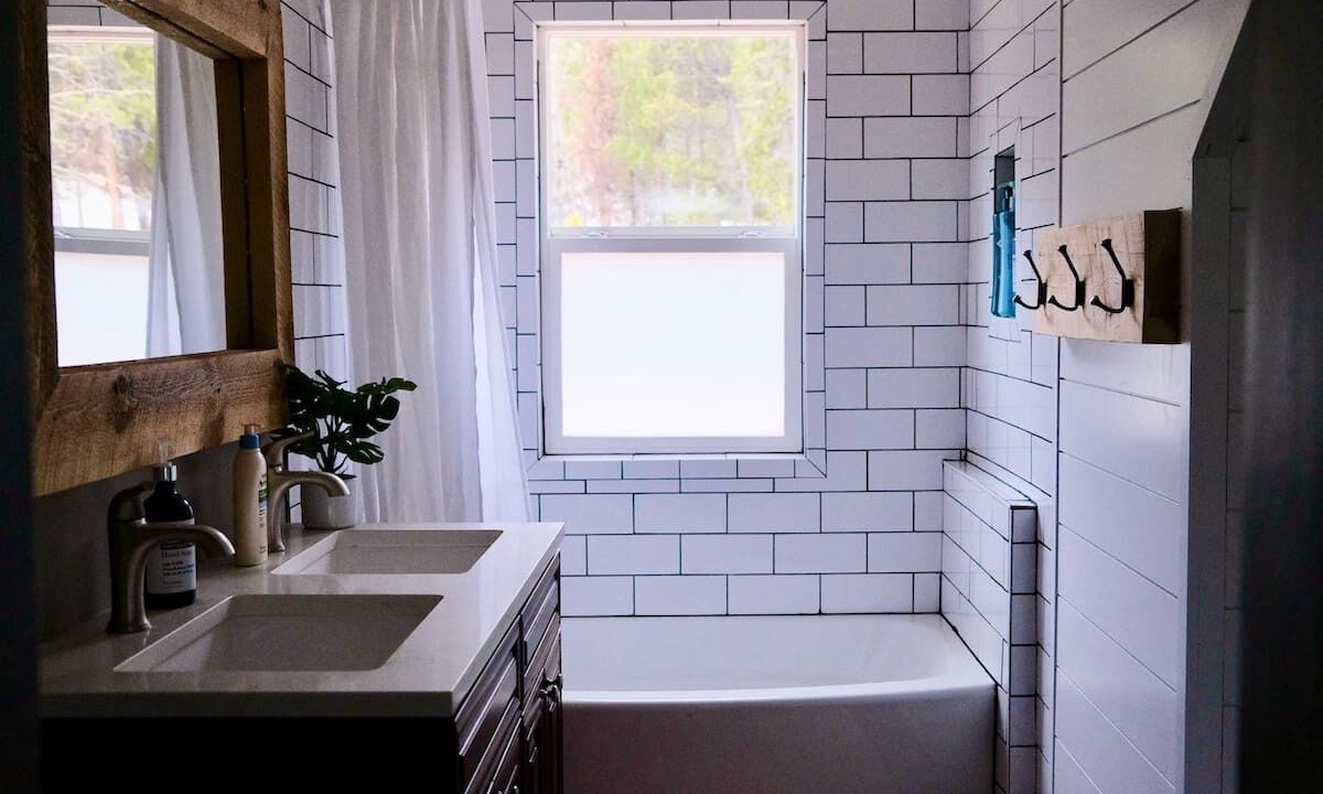 Photo of Bathroom in Shadow Mountain