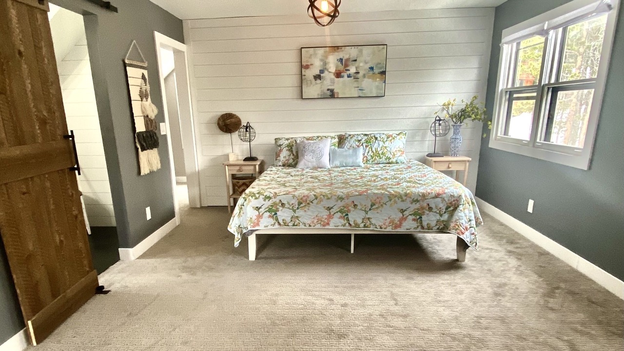 Photo of Bedroom in Shadow Mountain