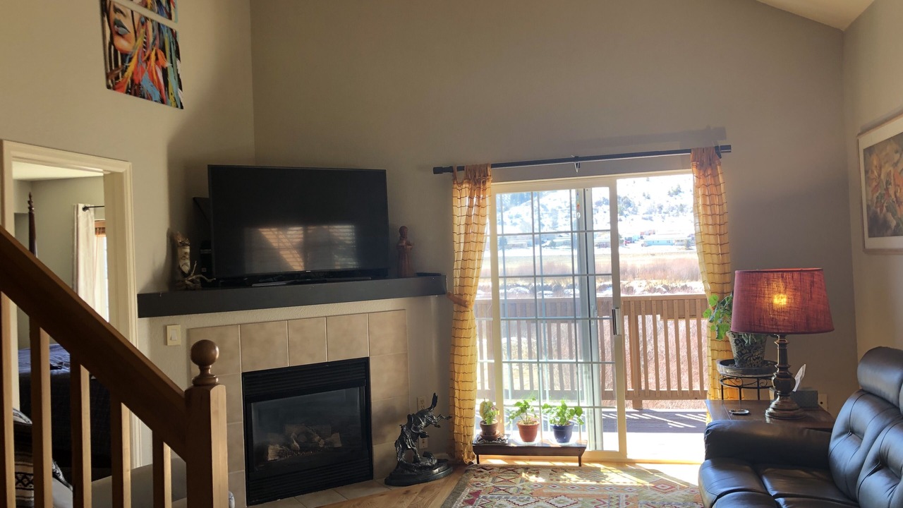 Photo of Livingroom in Edwards