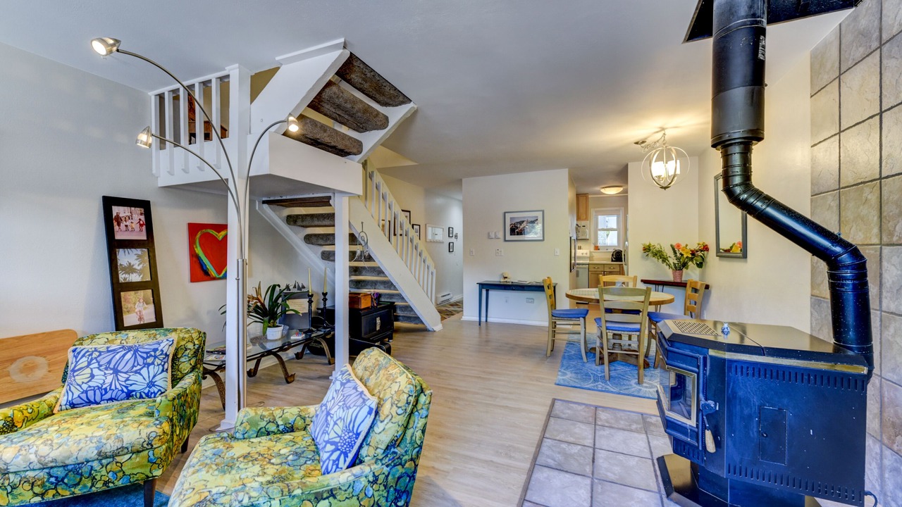 Photo of Livingroom in Downtown