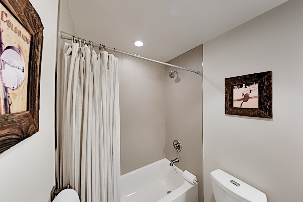 Photo of Bathroom in Wildernest