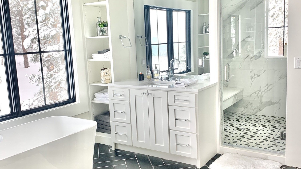 Photo of Bathroom in Larkspur