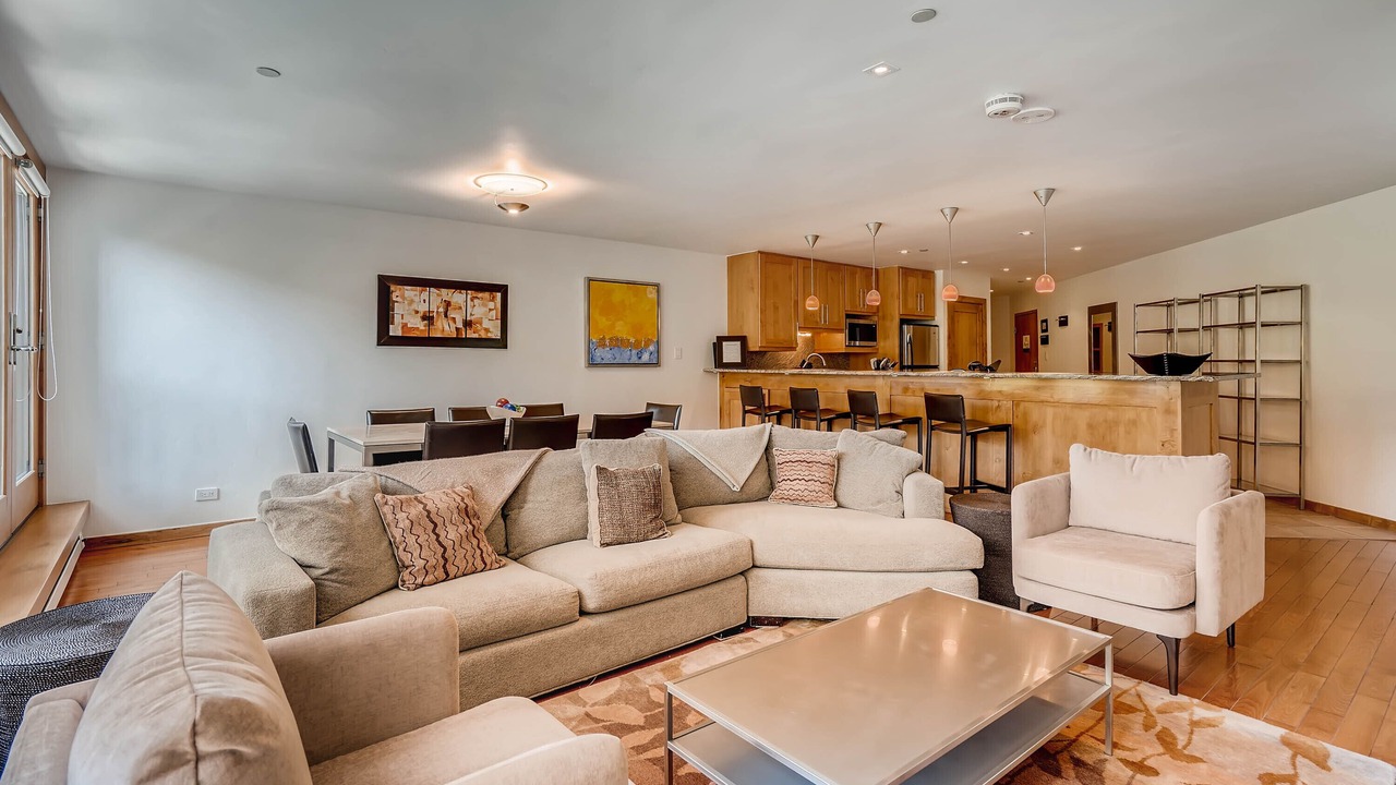 Photo of Livingroom in Vail