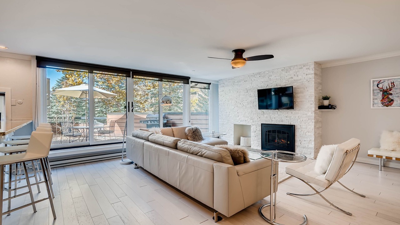 Photo of Livingroom in Vail