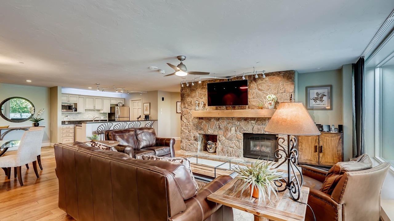 Photo of Livingroom in Vail