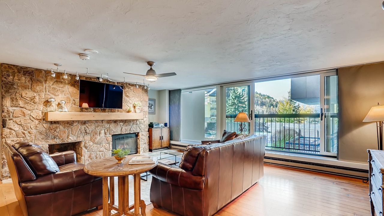 Photo of Livingroom in Vail
