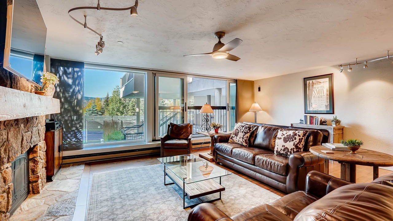 Photo of Livingroom in Vail