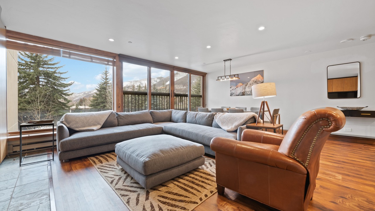 Photo of Livingroom in Vail