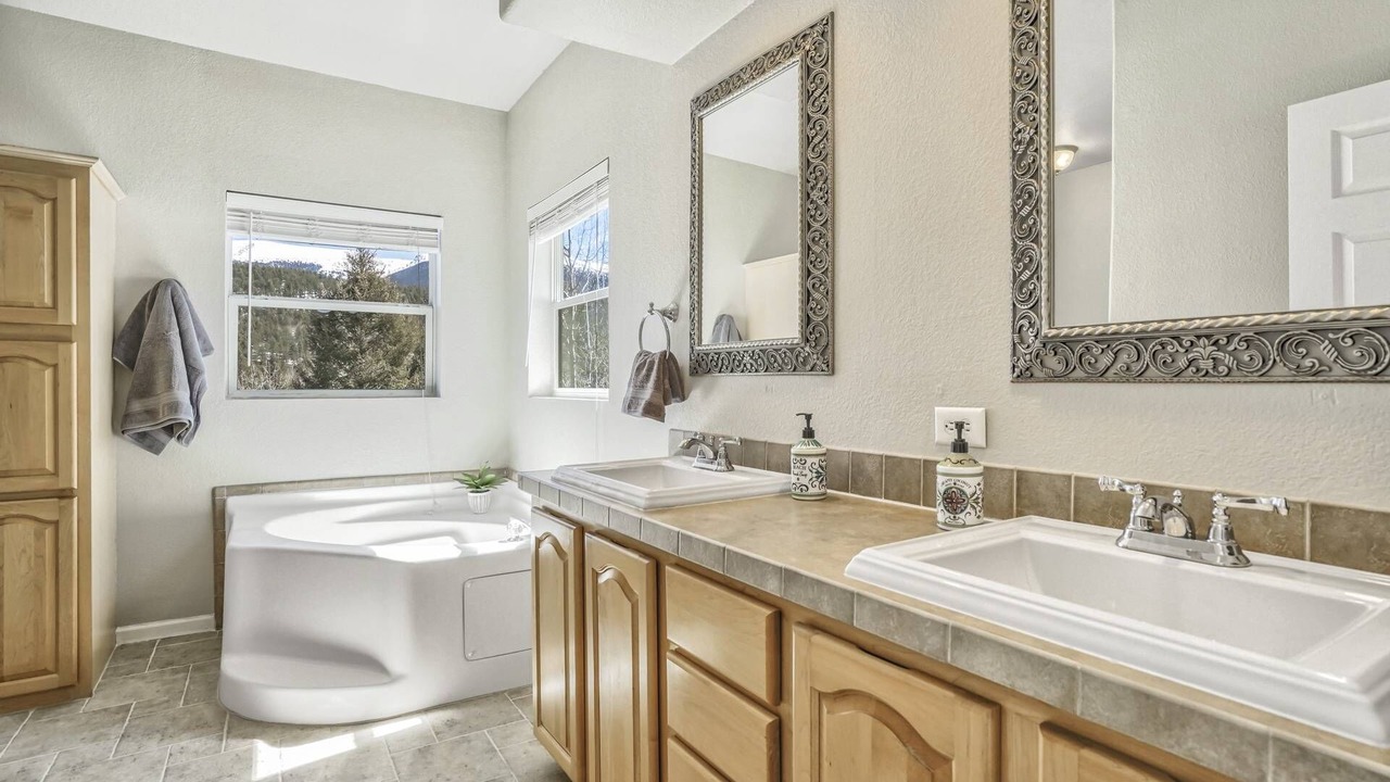 Photo of Bathroom in Rainbow Valley