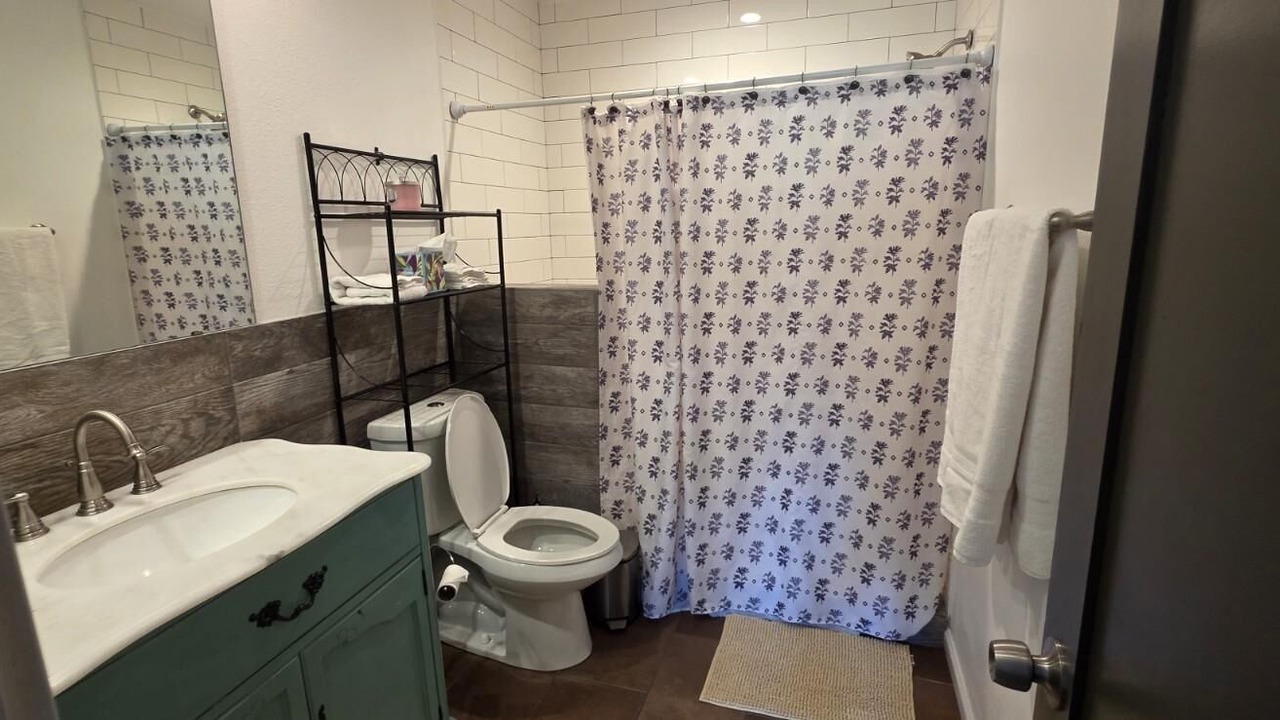 Photo of Bathroom in Dupont