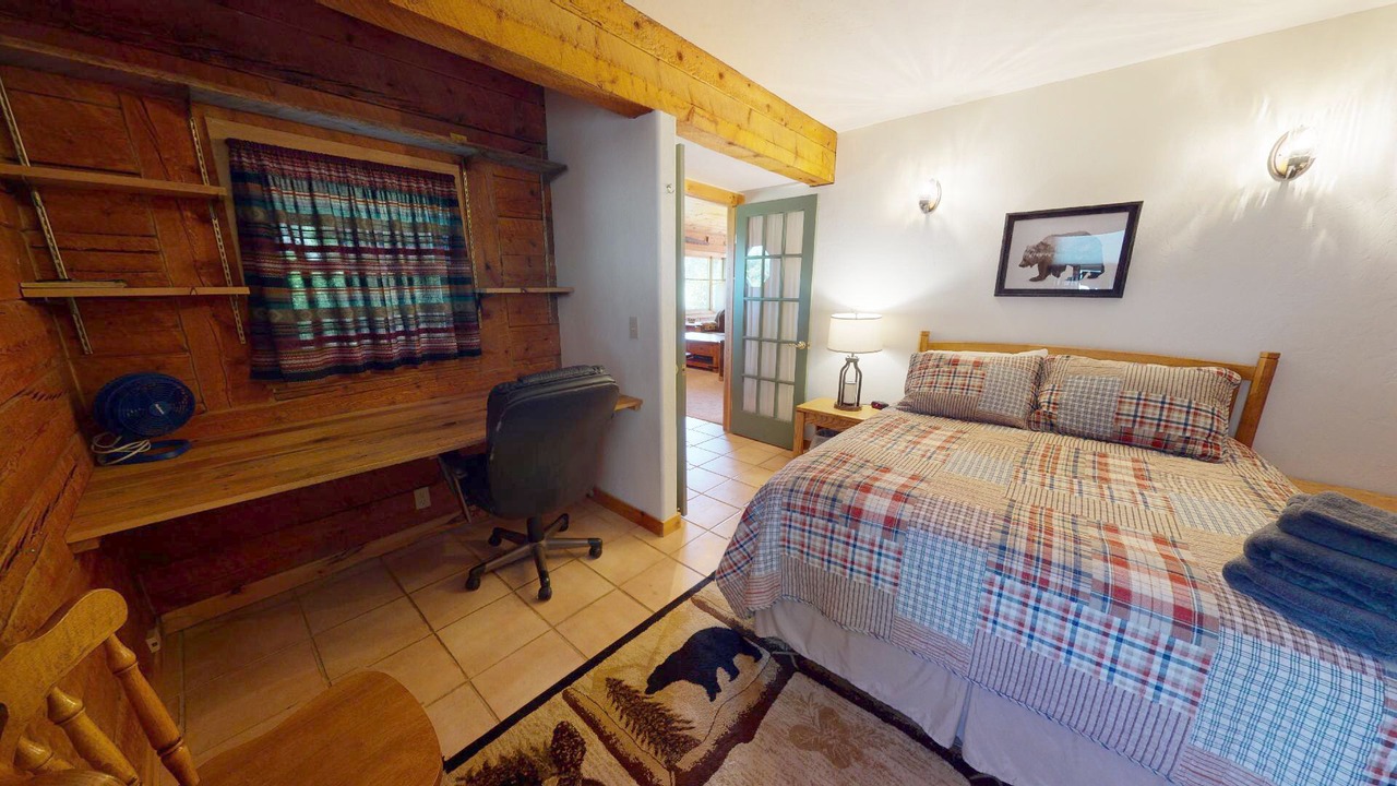 Photo of Bedroom in Gunnison
