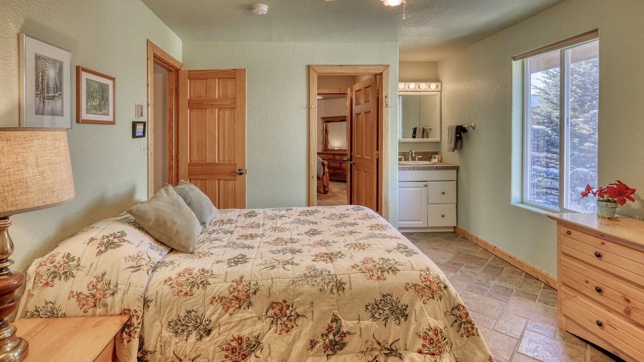Photo of Bedroom in Del Norte