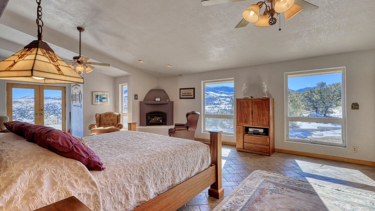 Photo of Bedroom in Del Norte