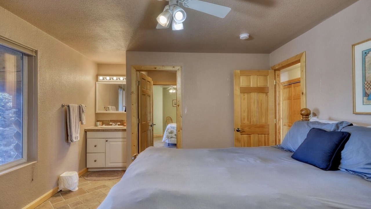 Photo of Bedroom in Del Norte