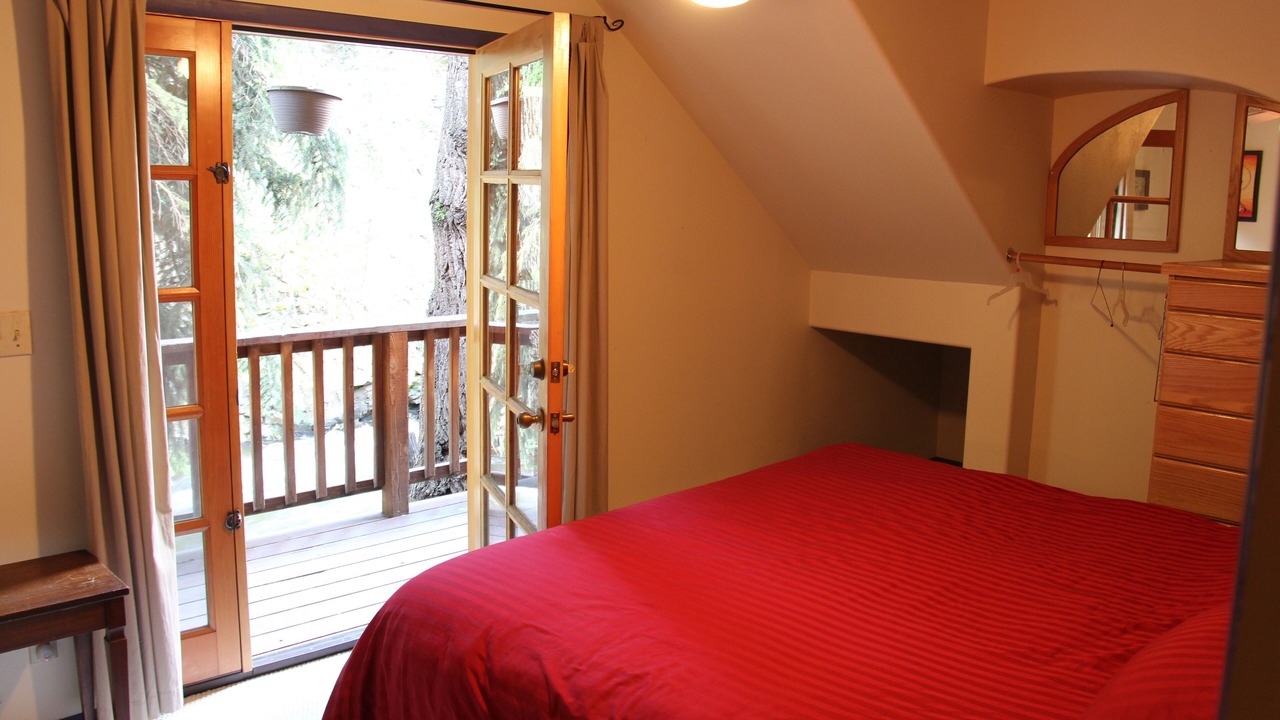 Photo of Bedroom in Idaho Springs