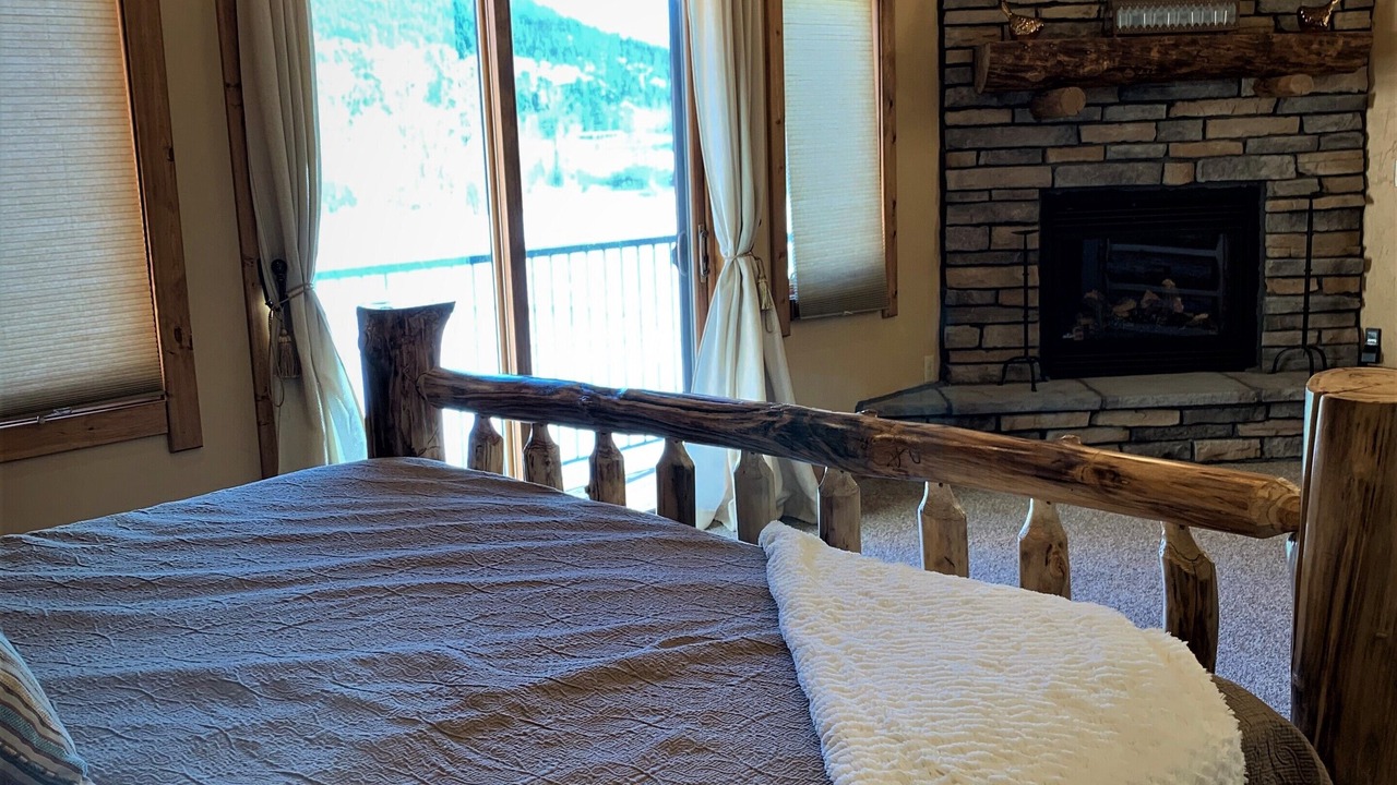 Photo of Bedroom in South Fork