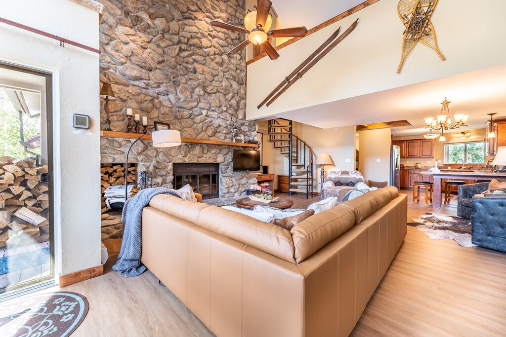 Photo of Livingroom in Mountain House