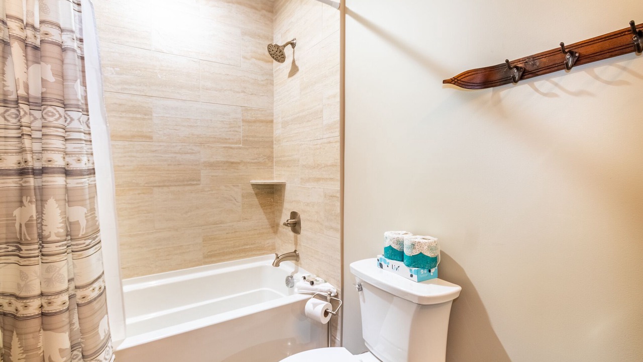 Photo of Bathroom in Lakeside Village