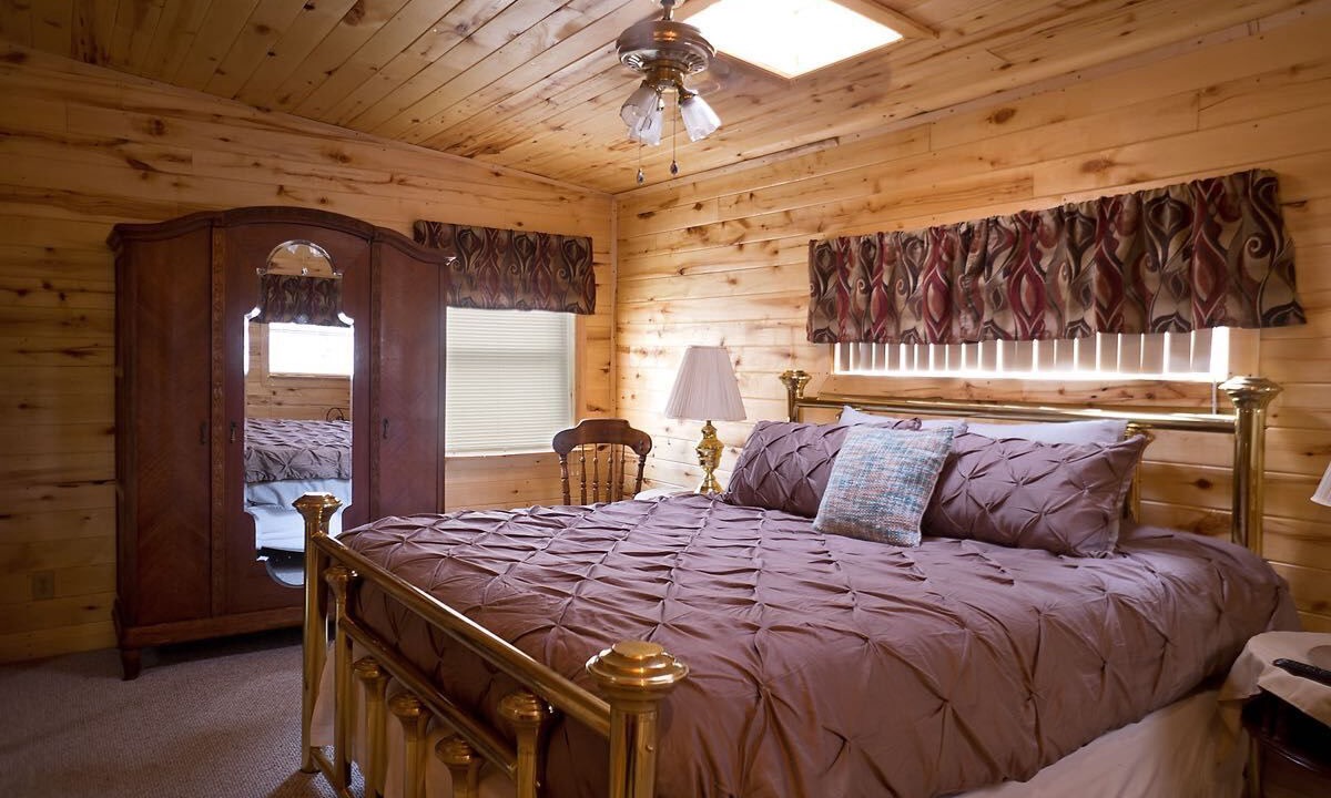 Photo of Bedroom in Alpine Village