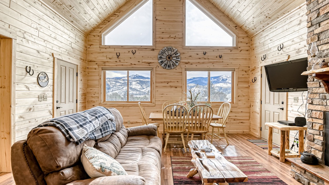 Photo of Livingroom in Alpine Village