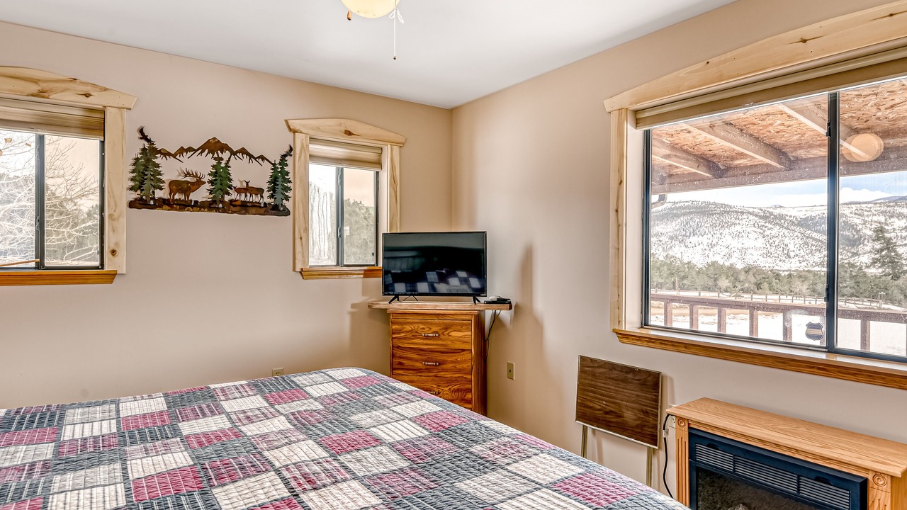Photo of Bedroom in Alpine Village
